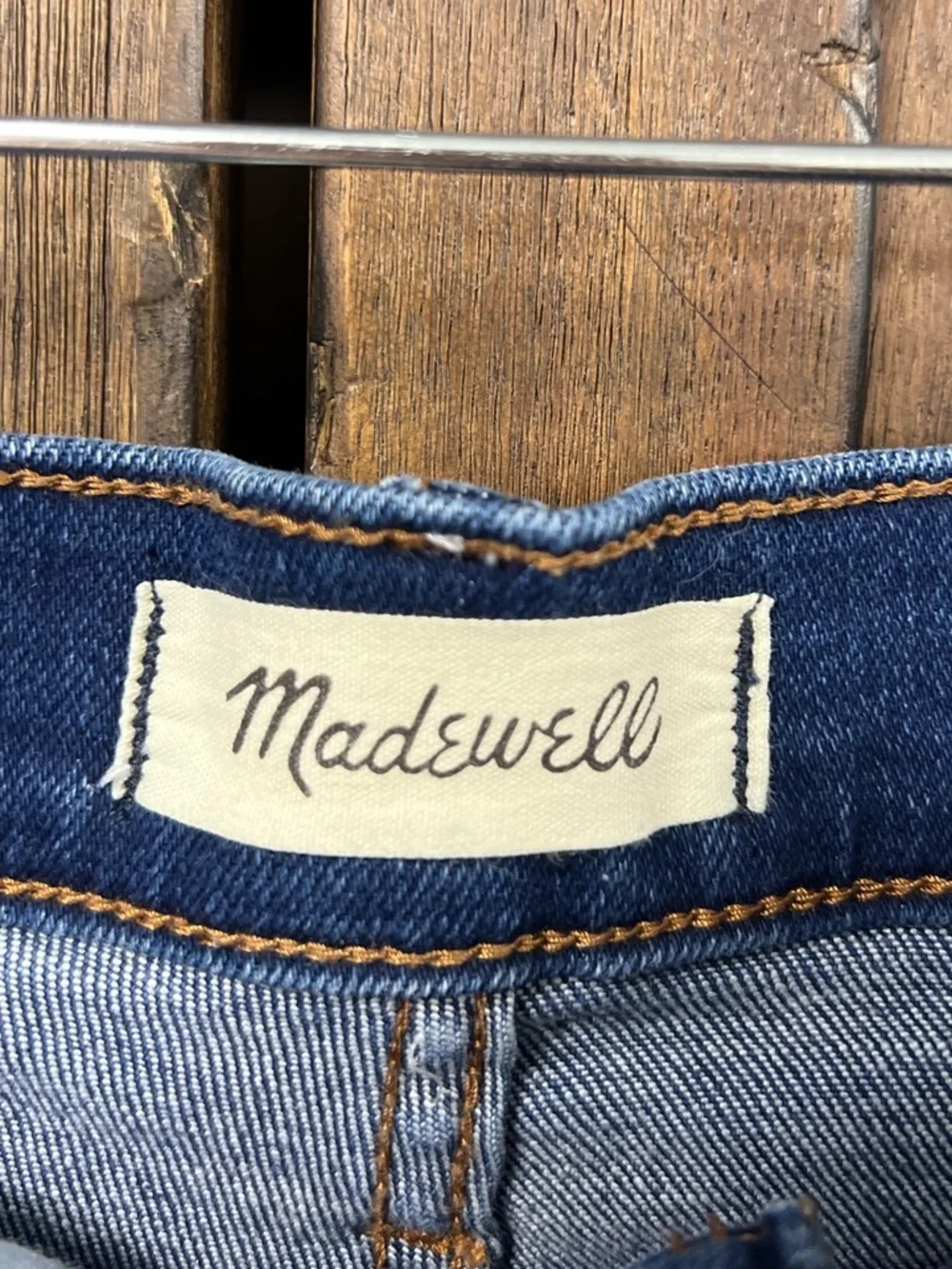 Madewell High-Rise Stretch Denim Raw Hem Cuffed Shorts Onaway Wash Size 29